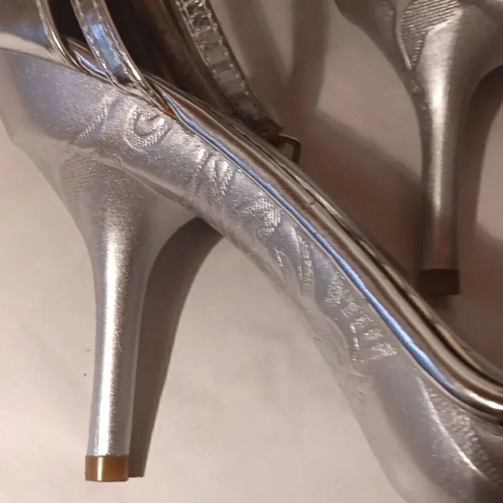 TOP Moda Silver Heels - Picture 6 of 12